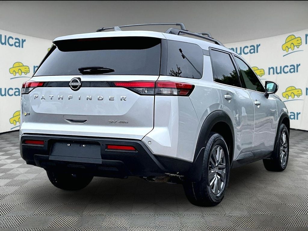 2024 Nissan Pathfinder SV