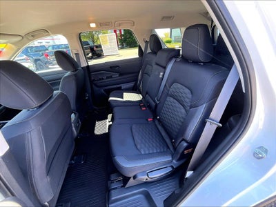 2023 Nissan Pathfinder SV