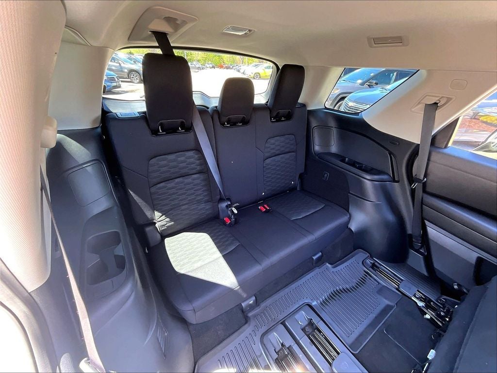 2023 Nissan Pathfinder SV
