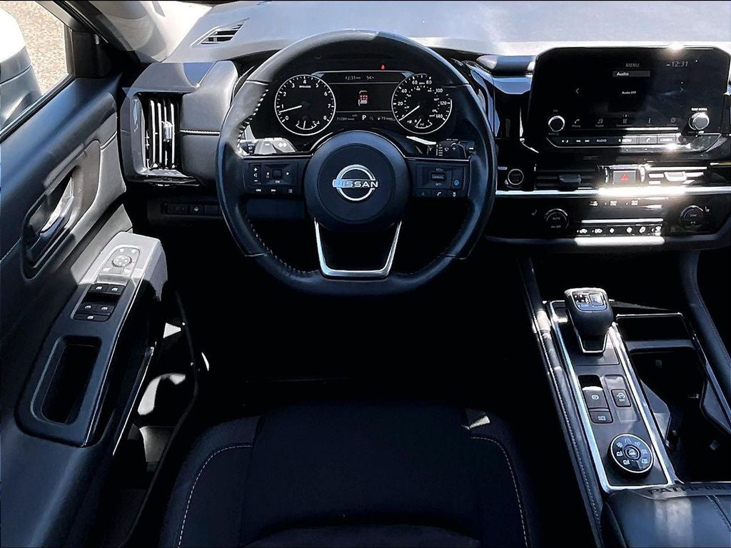 2023 Nissan Pathfinder SV