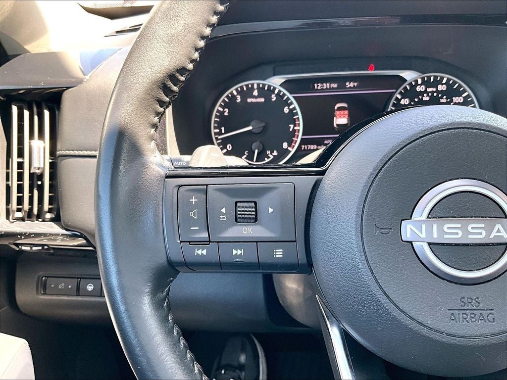 2023 Nissan Pathfinder SV