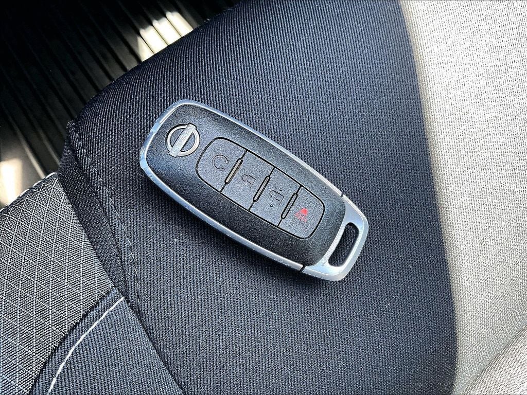 2023 Nissan Pathfinder SV
