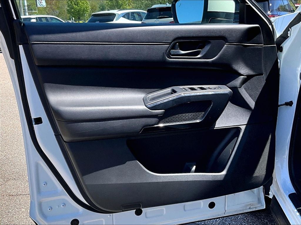 2023 Nissan Pathfinder SV