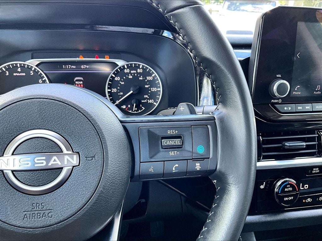 2025 Nissan Pathfinder SV