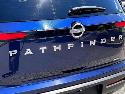 2025 Nissan Pathfinder SV