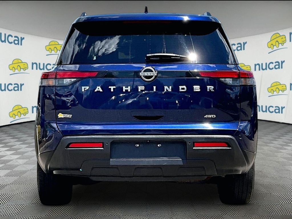 2025 Nissan Pathfinder SV