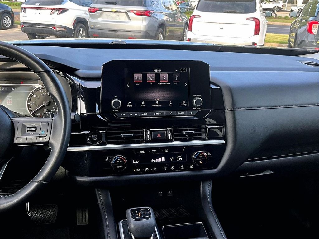 2025 Nissan Pathfinder SV