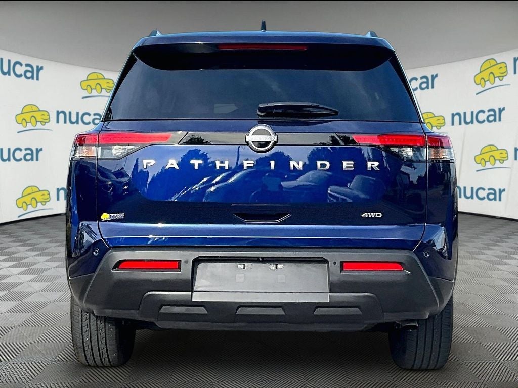 2025 Nissan Pathfinder SV
