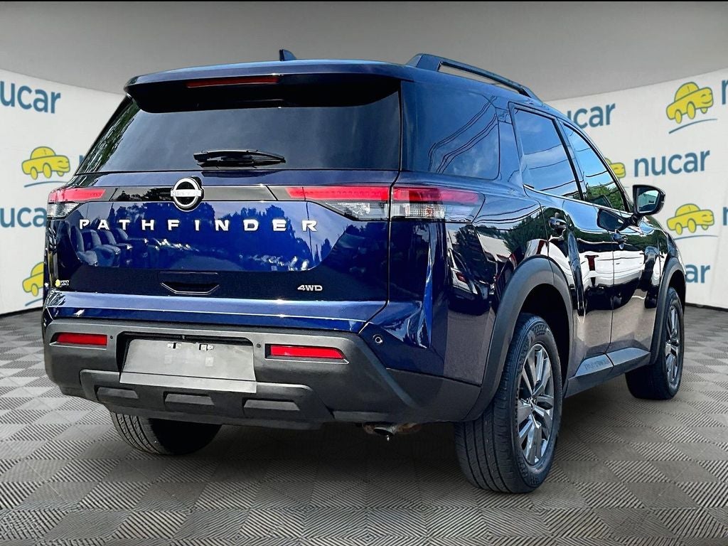 2025 Nissan Pathfinder SV