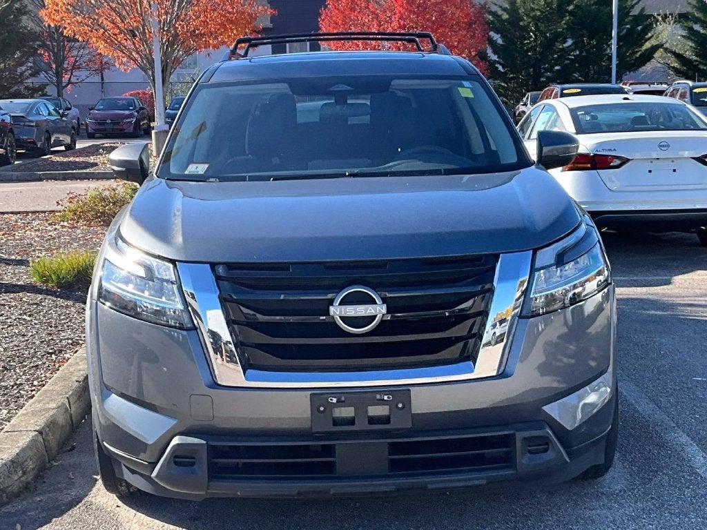 2022 Nissan Pathfinder SV