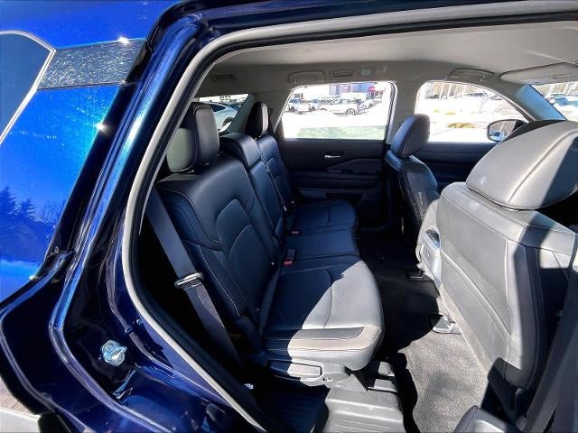 2025 Nissan Pathfinder SL 4WD