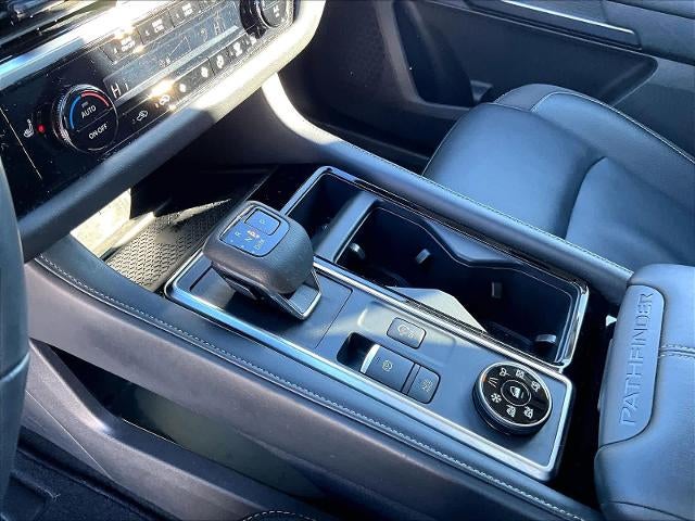 2025 Nissan Pathfinder SL 4WD