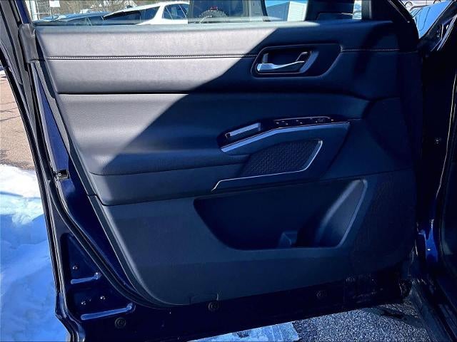 2025 Nissan Pathfinder SL 4WD