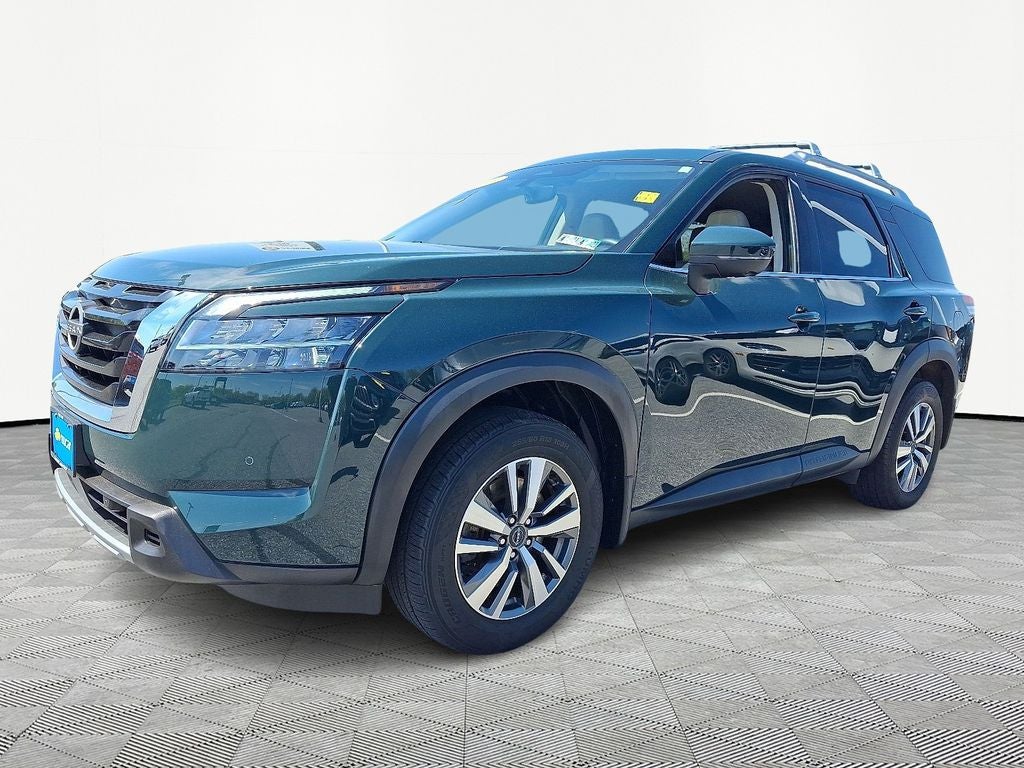 2023 Nissan Pathfinder SL