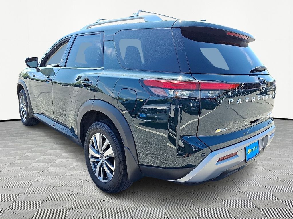 2023 Nissan Pathfinder SL