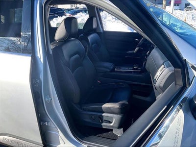 2024 Nissan Pathfinder SL 4WD