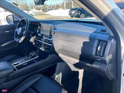 2024 Nissan Pathfinder SL 4WD