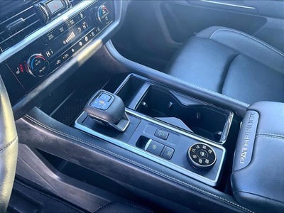 2024 Nissan Pathfinder SL 4WD