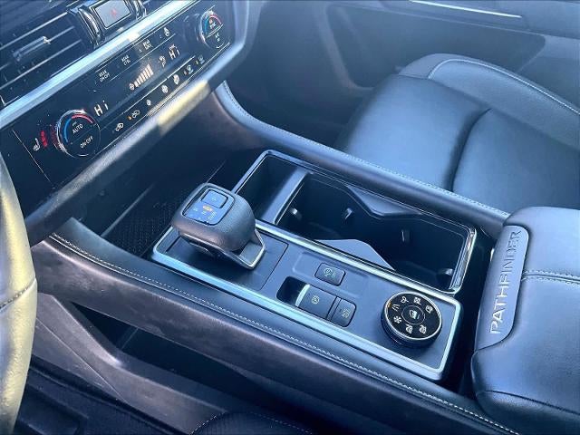 2024 Nissan Pathfinder SL 4WD