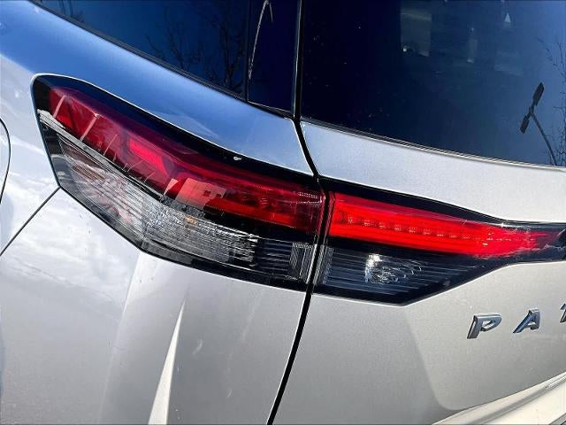 2024 Nissan Pathfinder SL 4WD