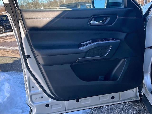 2024 Nissan Pathfinder SL 4WD