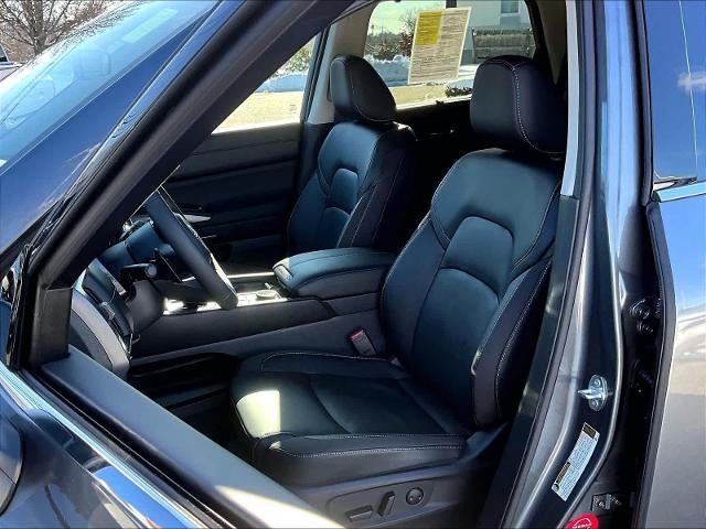 2025 Nissan Pathfinder SL 4WD