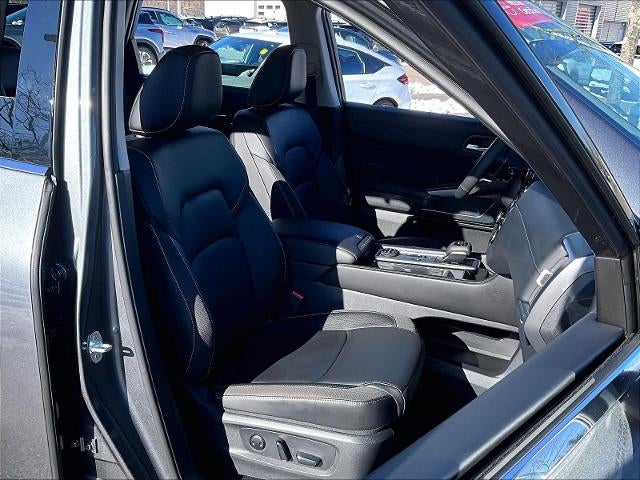 2025 Nissan Pathfinder SL 4WD