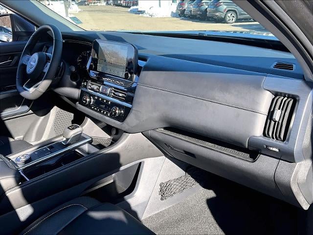 2025 Nissan Pathfinder SL 4WD