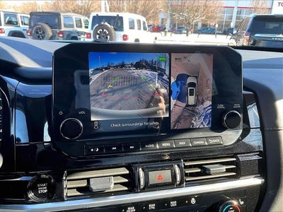 2025 Nissan Pathfinder SL 4WD