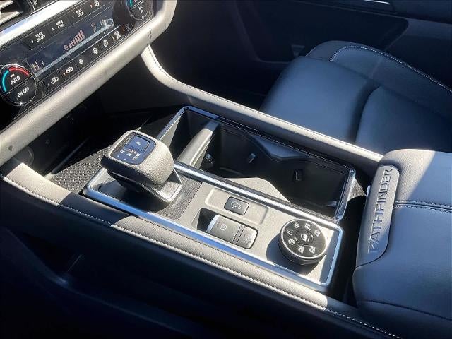 2025 Nissan Pathfinder SL 4WD