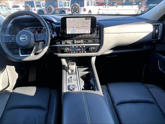 2025 Nissan Pathfinder SL 4WD