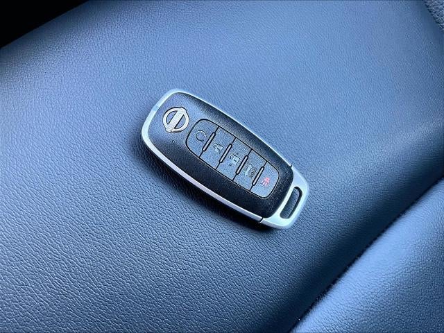 2025 Nissan Pathfinder SL 4WD