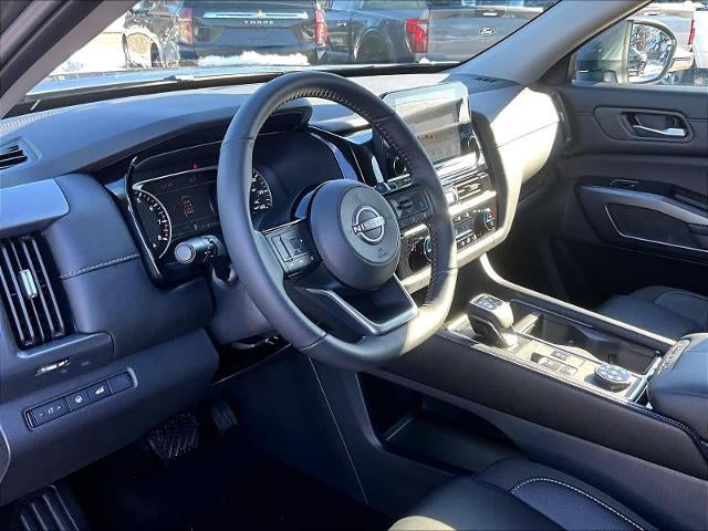 2025 Nissan Pathfinder SL 4WD