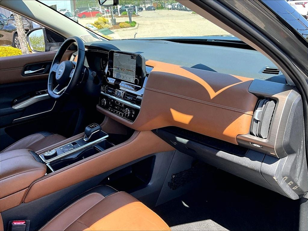2023 Nissan Pathfinder Platinum