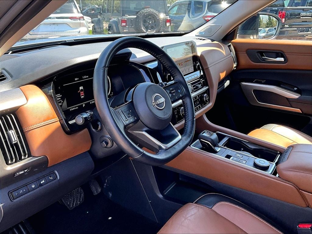 2023 Nissan Pathfinder Platinum