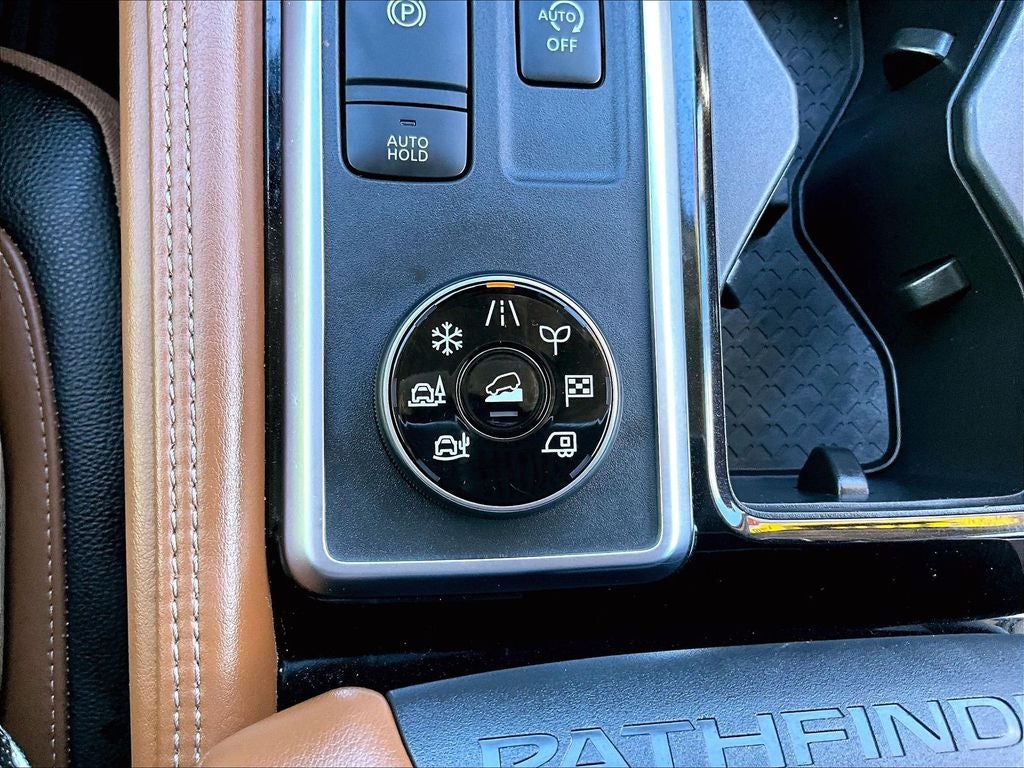 2023 Nissan Pathfinder Platinum