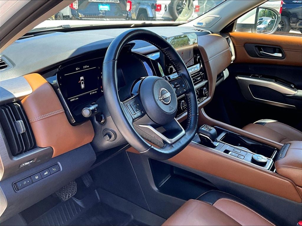 2023 Nissan Pathfinder Platinum