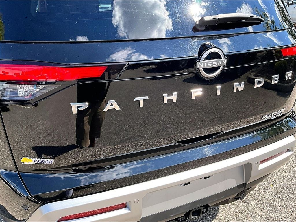 2023 Nissan Pathfinder Platinum