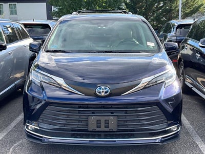 2022 Toyota Sienna XLE