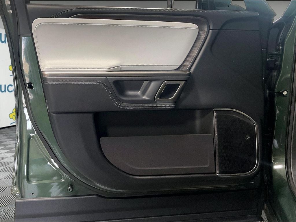 2023 Rivian R1S Adventure