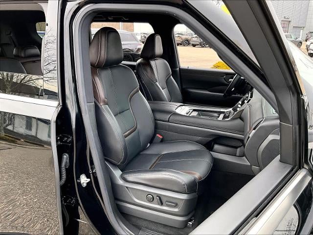 2025 Nissan Armada 4x4 SL