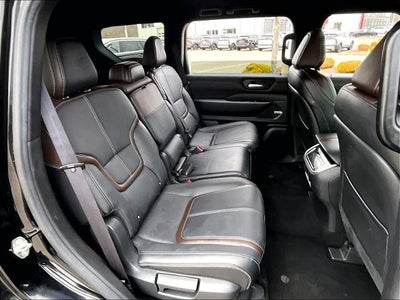 2025 Nissan Armada 4x4 SL