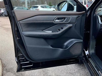 2023 Nissan Rogue AWD Platinum