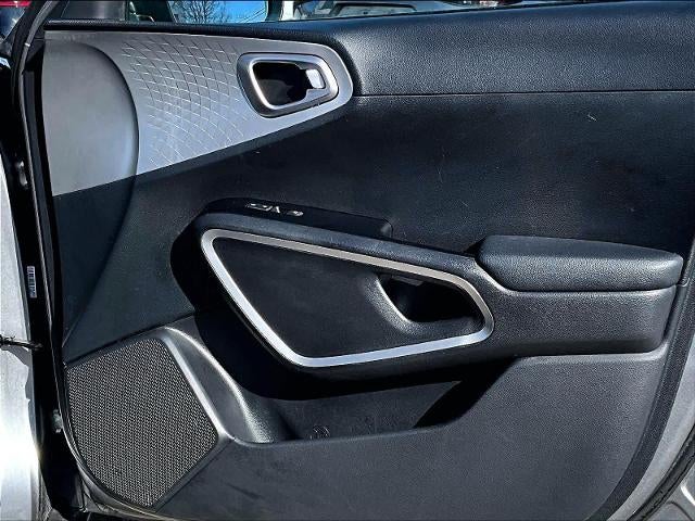 2024 Kia Soul LX IVT