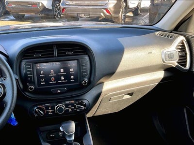 2024 Kia Soul LX IVT