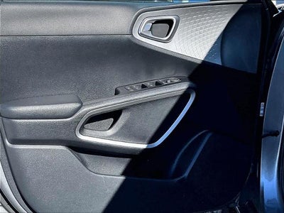 2024 Kia Soul LX IVT