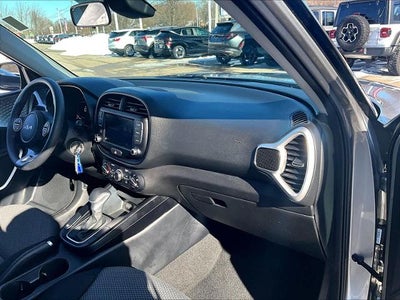 2023 Kia Soul LX IVT