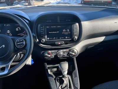 2023 Kia Soul LX IVT