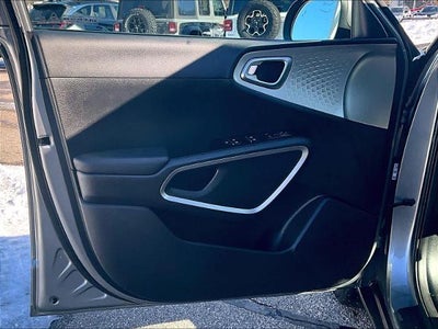 2023 Kia Soul LX IVT