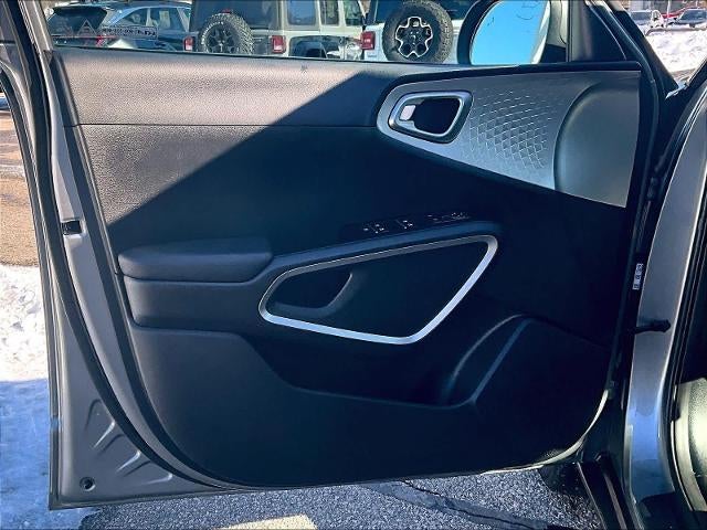 2023 Kia Soul LX IVT